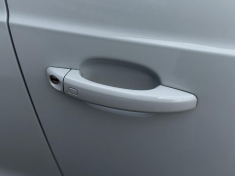 Audi Q3 2.0 TDI S line S Tronic quattro Euro 5 (s/s) 5dr 27