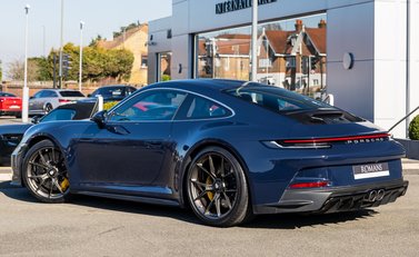 Porsche 911 GT3 TOURING (992) 4