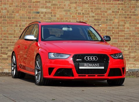 Audi RS4 Avant 28
