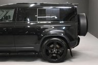 Land Rover Defender 3.0 Defender HSE D MHEV Auto 4WD 5dr 40