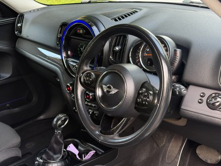 Mini Countryman COOPER D 32