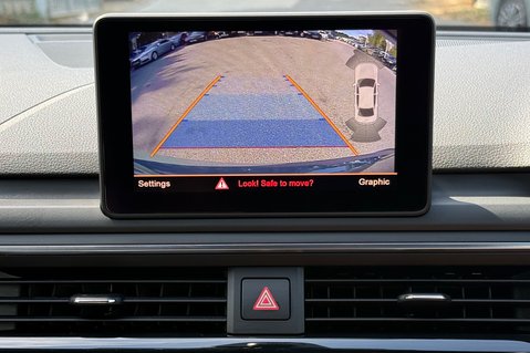 Audi A4 TFSI BLACK EDITION MHEV- APPLE CAR PLAY - REVERSE CAMERA 34