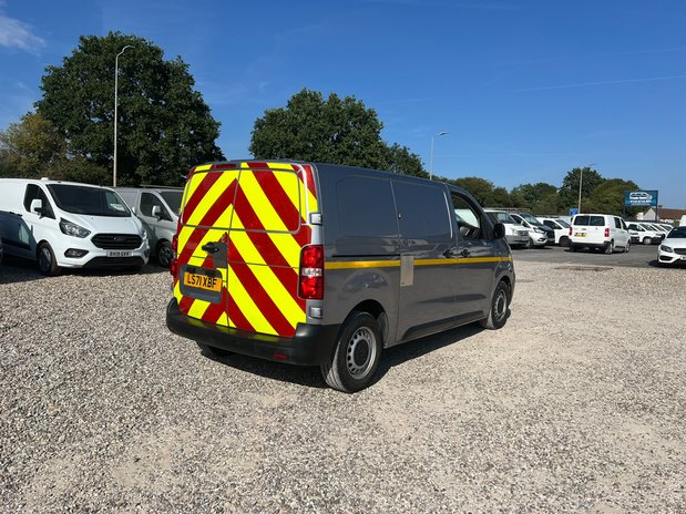 Peugeot Expert MWB L2H1 Bluehdi Professional 120 ps Twin Side Door EURO 6 6