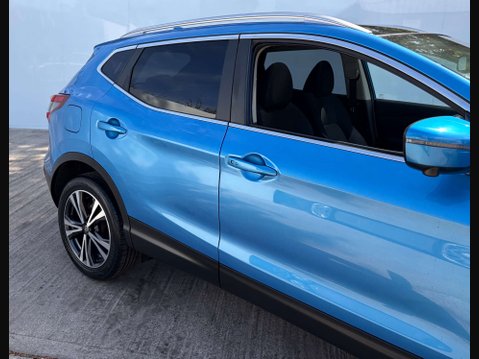Nissan Qashqai 1.3 Qashqai N-Connecta DiG-T 5dr 4