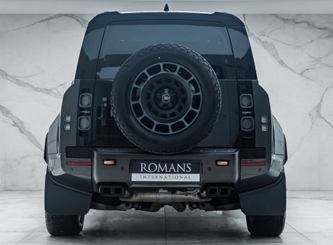 Land Rover Defender OCTA EDITION ONE 5