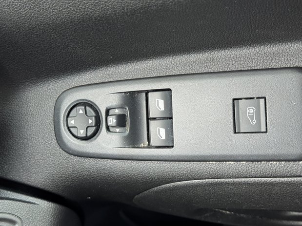 Peugeot Partner AUTO SWB L1H1 Low Roof Premium Plus Air Con Alloys Nav Sensors EURO 6 23