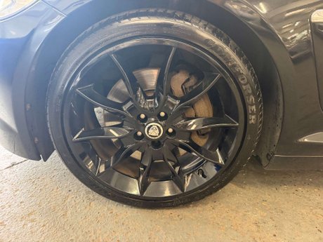 Jaguar XF 3.0d S V6 Premium Luxury Saloon 4dr Diesel Auto Euro 5 (s/s) (275 ps) 9