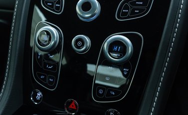 Aston Martin V12 Vantage S Coupe 20