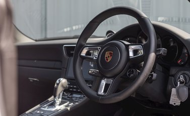 Porsche 911 (991.2) Carrera GTS 11
