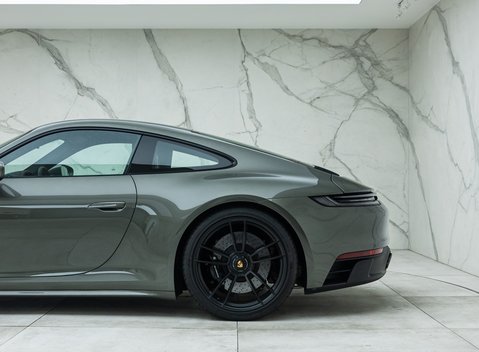 Porsche 911 Carrera GTS (992) 30