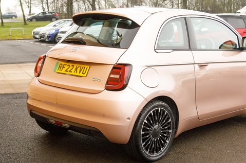 Fiat 500e LA PRIMA 9