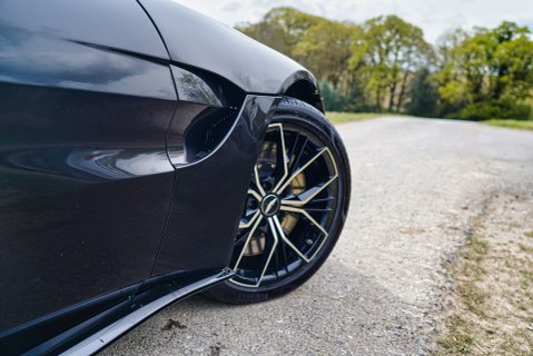 Aston Martin Vantage V8 6