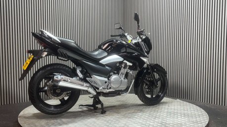 Suzuki Inazuma GW 2013 ONLY 12K NEW MOT WARRANTY 250CC COMMUTER BIKE 4