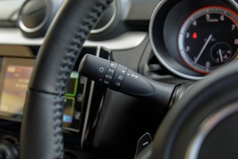 Suzuki Swift SZ5 DUALJET MHEV 12