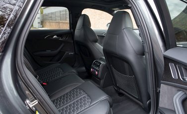 Audi RS6 Avant Performance 14
