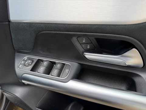 Mercedes-Benz GLA GLA 200 AMG LINE PREMIUM 37