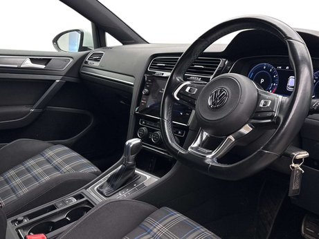 Volkswagen Golf 1.4 Golf GTE Advance Semi-Auto 5dr 4