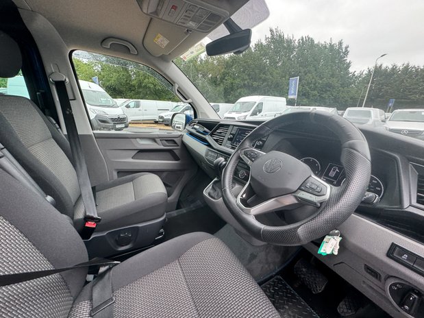 Volkswagen Transporter Crew Cab SWB L1H1 T30 Tdi Kombi Highline Auto Air Con Sensors SELECT 17