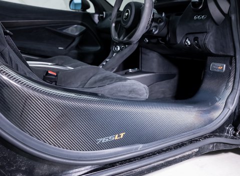 McLaren 765LT Spider 30
