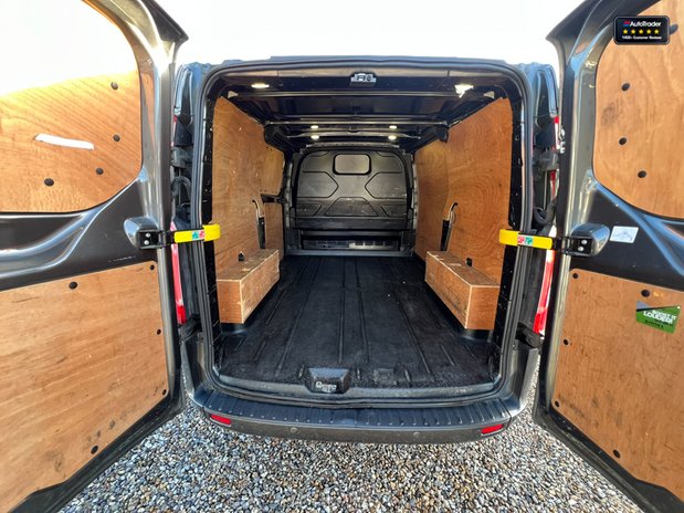 Ford Transit Custom SWB L1H1 Limited 290 Air Con Alloys Camera Nav Sensors EURO 6 NO VAT 9