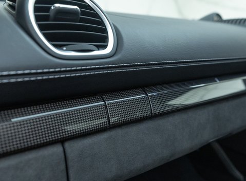 Porsche Cayman GT4 (718) 20