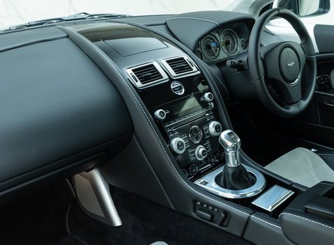 Aston Martin DBS V12 18