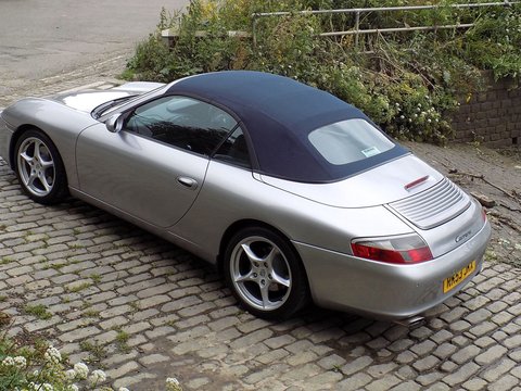 Porsche 911 CARRERA 2 TIPTRONIC S CABRIOLET 32