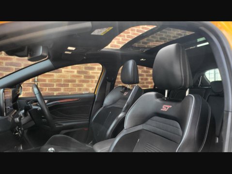 Ford Focus ST 2