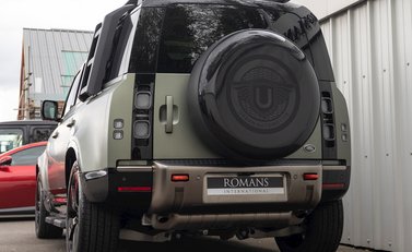 Land Rover Defender 110 X P400 28