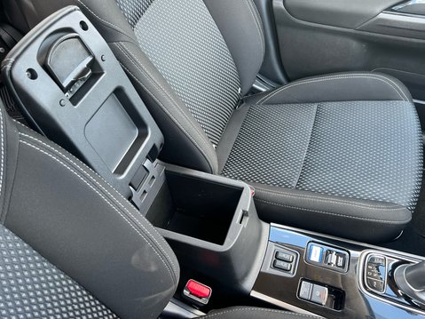 Mitsubishi Outlander PHEV DESIGN 29