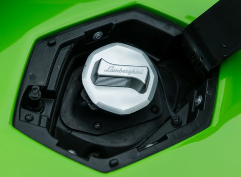 Lamborghini Aventador S LP 740-4 30