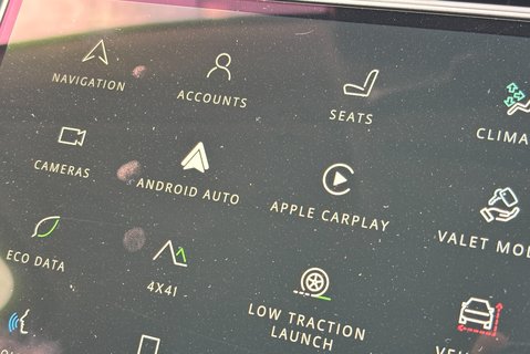 Land Rover Discovery D300 HSE Panel Van - Rear Seat Conversion / Black Pack 34