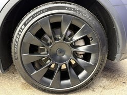 Tesla Model Y SUV 5dr Electric Auto RWD (346 ps) 16