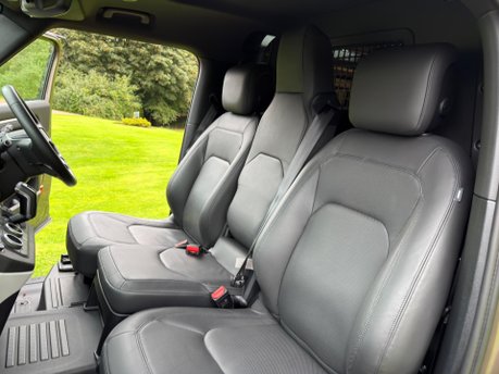 Land Rover Defender HARD TOP X-DYNAMIC HSE 22