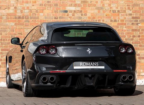 Ferrari GTC4 Lusso T 3