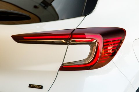 Renault Captur TECHNO E-TECH 9