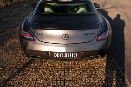 Mercedes-Benz SLS AMG 18