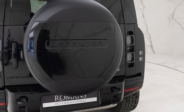 Land Rover Defender 110 X-Dynamic S D250 15