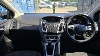 Ford Focus 1.6 Zetec Hatchback 5dr Petrol Manual Euro 5 (125 ps) 12
