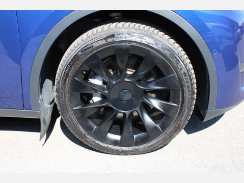 Tesla Model Y LONG RANGE 30