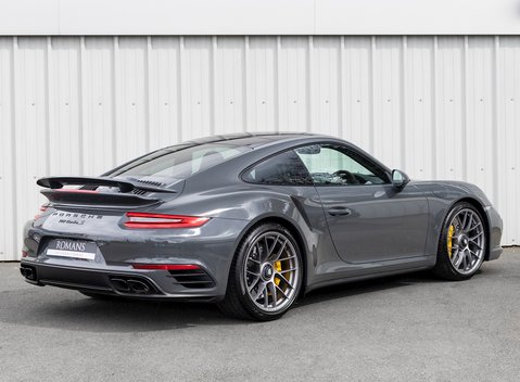 Porsche 911 Turbo S (991.2) 7