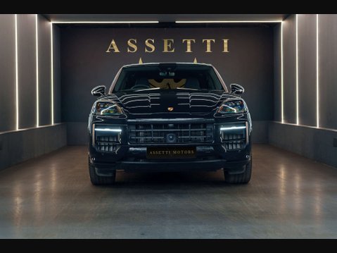Porsche Cayenne 3.0 V6 E-Hybrid 25.9kWh Black Edition Coupe 5dr Petrol Plug-in Hybrid Tiptr 2