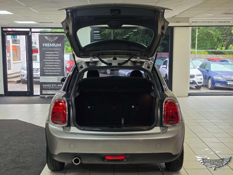Mini Hatch 1.5 Cooper Classic Steptronic Euro 6 (s/s) 5dr 82