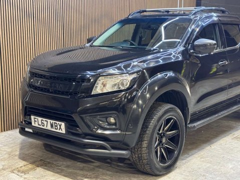 Nissan Navara 2.3 Navara Tekna dCi Auto 4WD 5dr 35