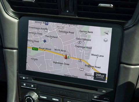 Porsche 911 Carrera GTS (991.2) 18