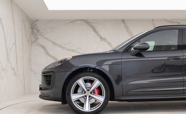 Porsche Macan S 25