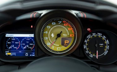 Ferrari California T Handling Speciale 18