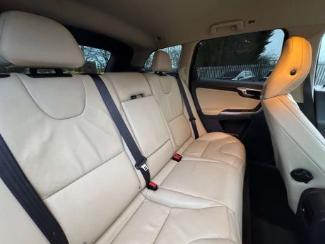 Volvo XC60 2.4 XC60 SE Luxury Nav D5 AWD 4WD 5dr 37