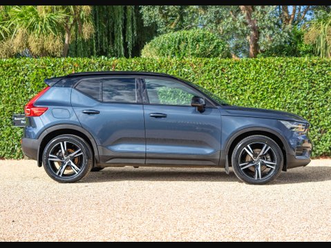Volvo XC40 2.0 XC40 R-Design B4 MHEV AWD Auto 4WD 5dr 7