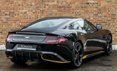 Aston Martin Vanquish S 7